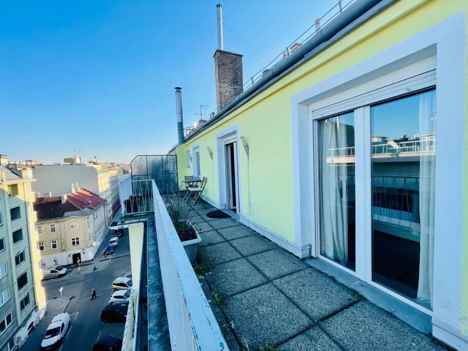 Apartament Cosy Flat With Huge Terrasse! Long Or Shortterm Wiedeń Zewnętrze zdjęcie